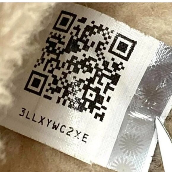 UGG Australia Classic Short Flora Perf Brown Suede Boots - Size 7 - Picture 14 of 14